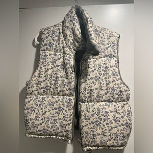 BLANKNYC Floral Green Reversible Puffer Vest with Pockets - Size Large